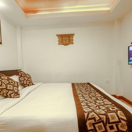 Hotel Shreesu Катманду Экстерьер фото