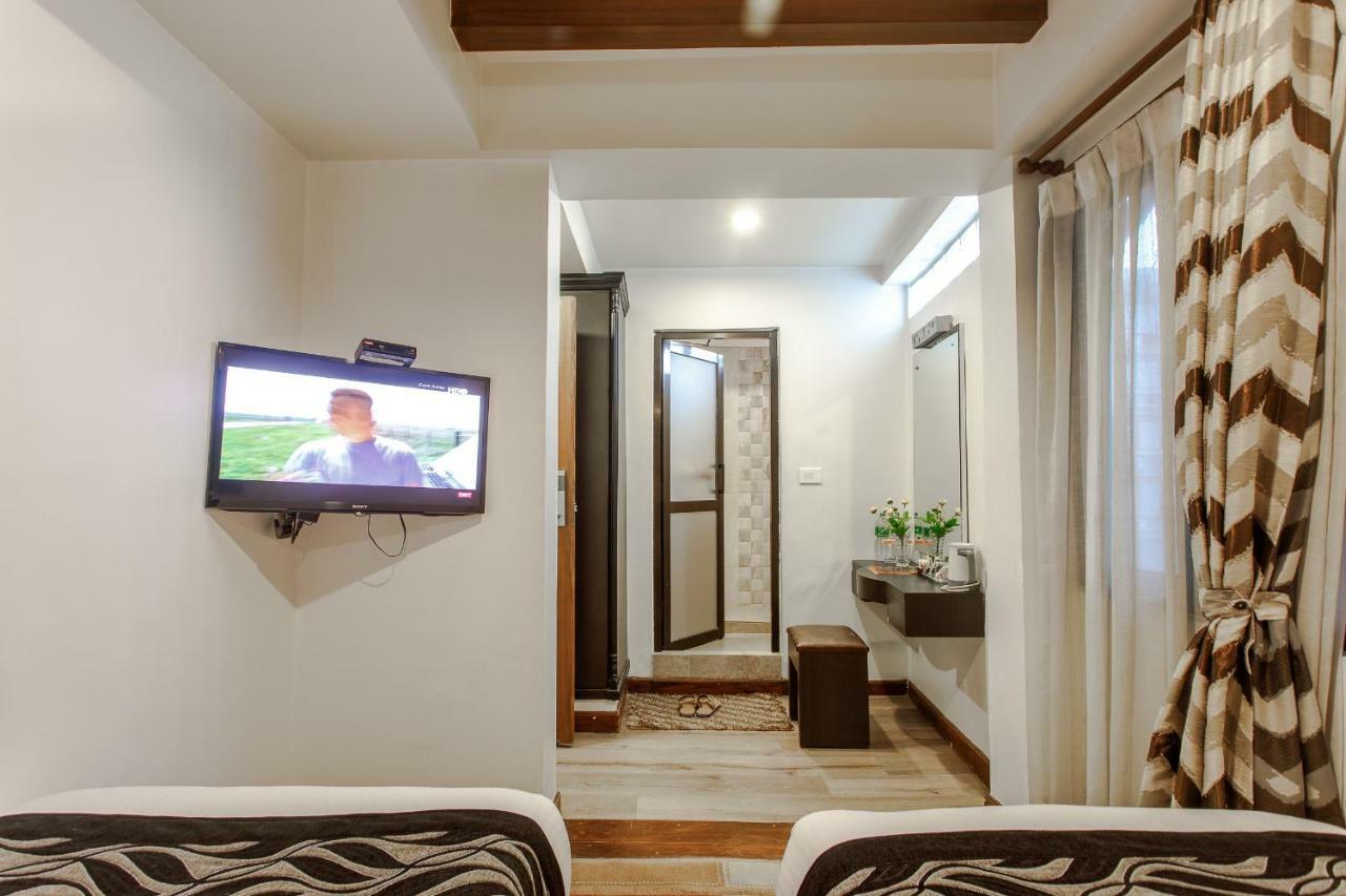 Hotel Shreesu Катманду Экстерьер фото